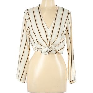 Long-sleeved cropped shirt